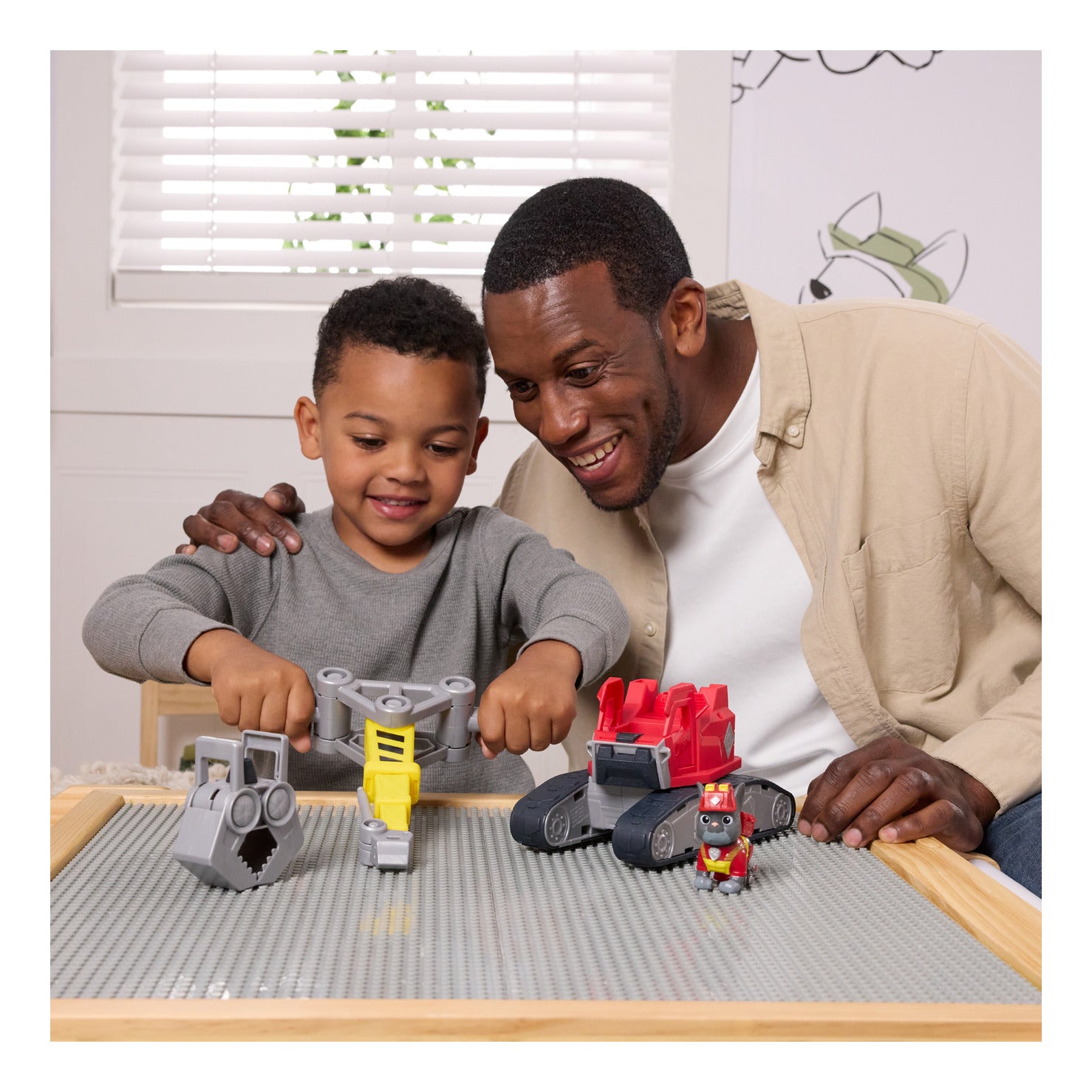 Rubble & Crew Charger's Mega Power Crane Vehicle with Figure