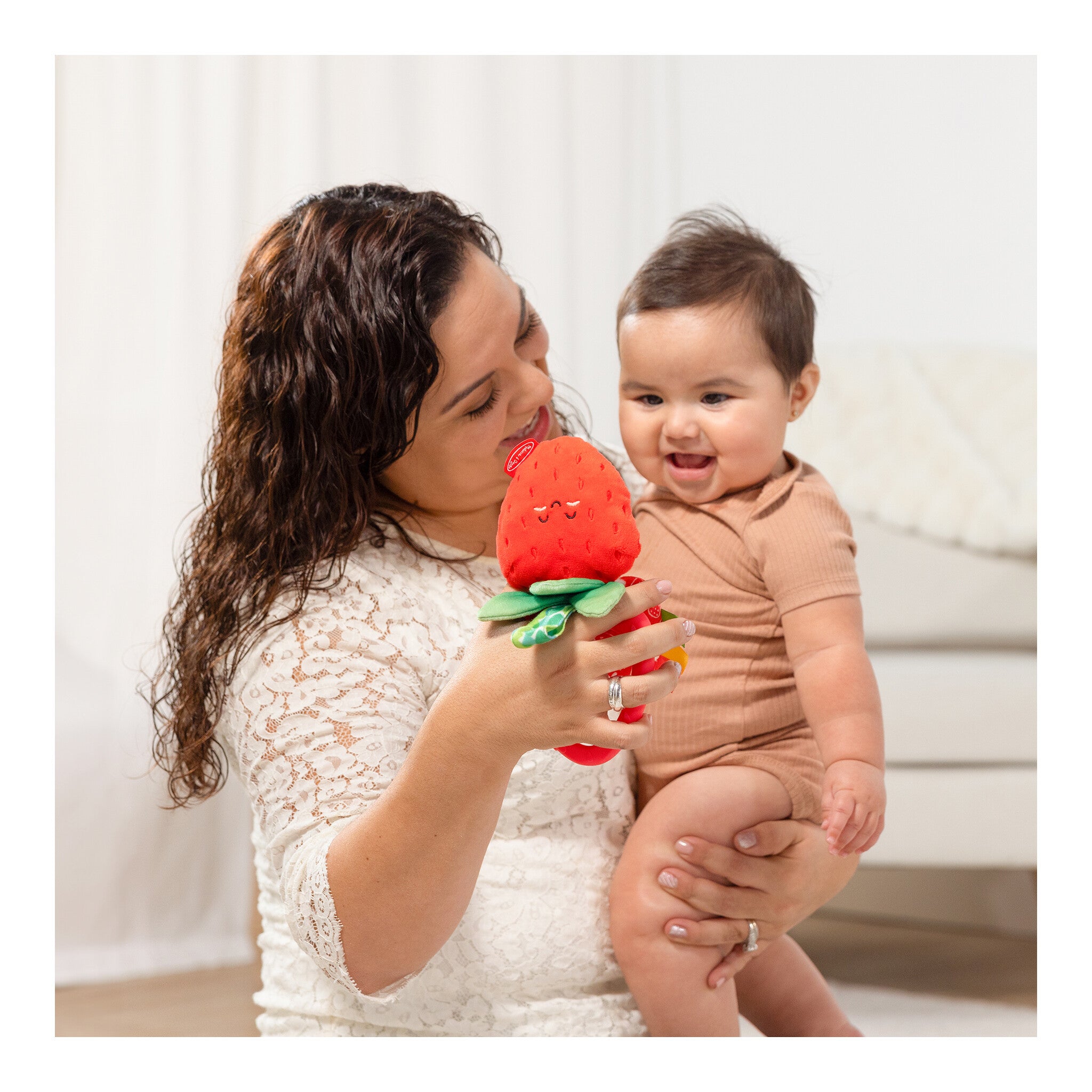 Melissa & Doug Peek-a-Boo Berry Strawberry Take-Along Toy