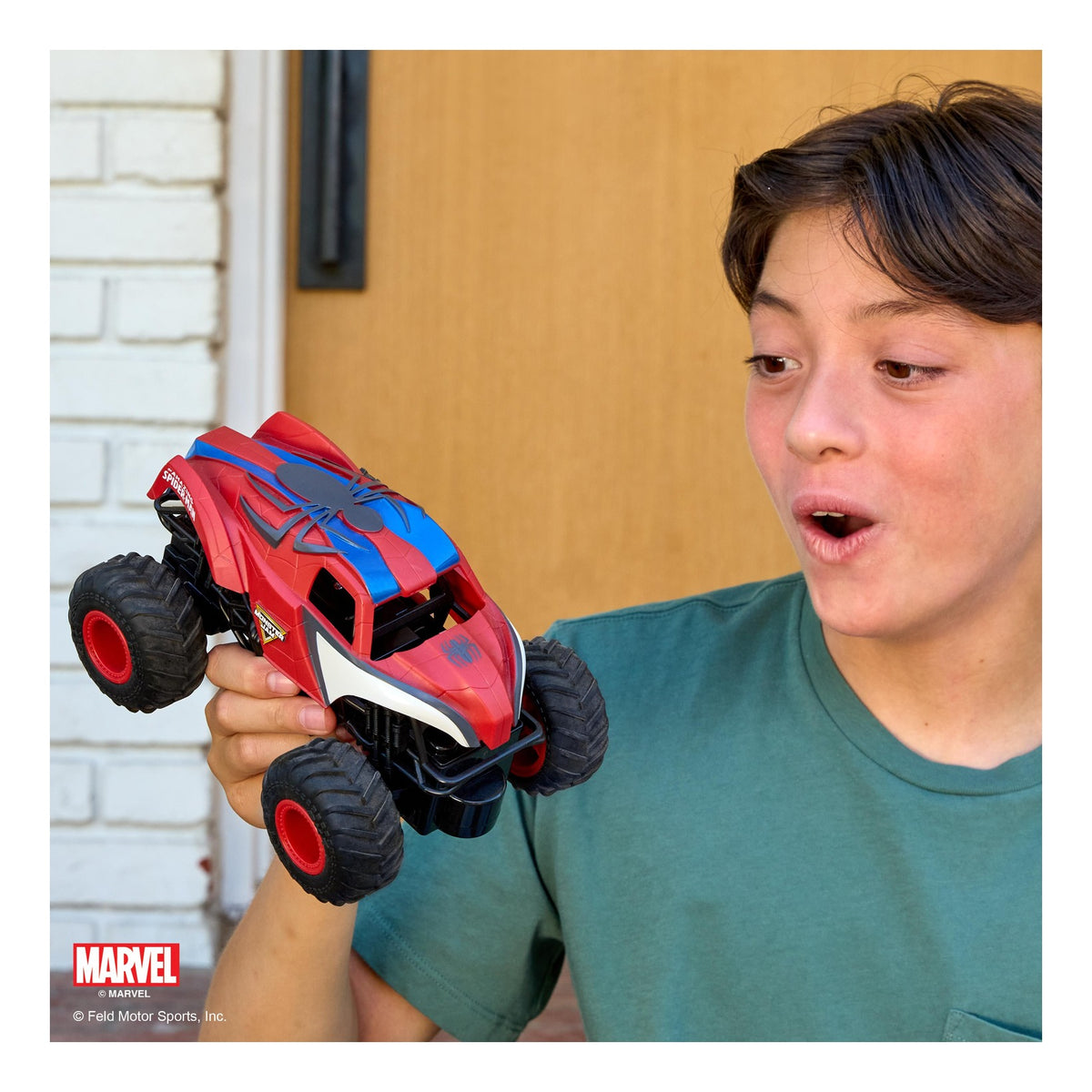 Monster Jam Marvel Spider-Man 1:24 Remote Control Monster Truck