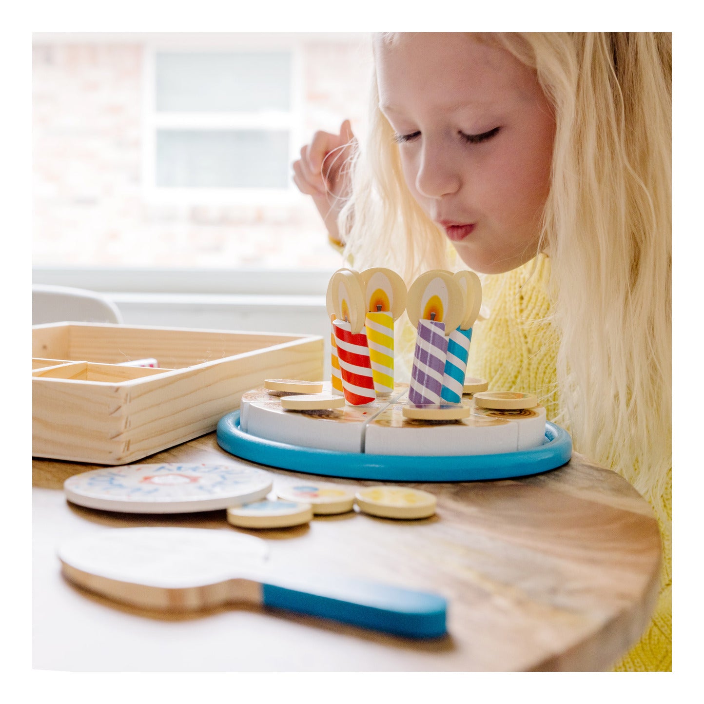 Melissa & Doug Wooden Birthday Cake Play Set – 34 Pieces