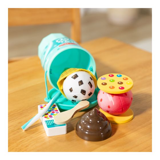 Melissa & Doug - Play to Go Ice Cream Play Set