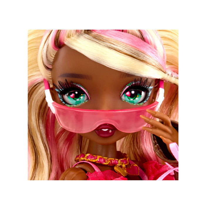 Mirror Mi Amora Valentina Love Fashion Doll