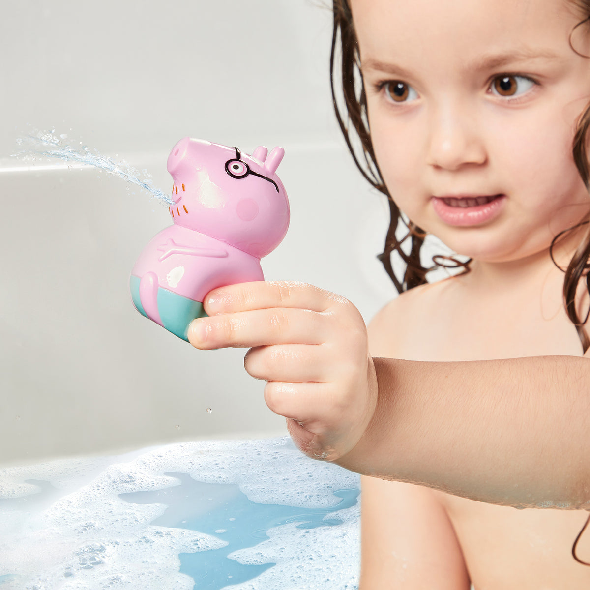 Toomies Peppa Pig Daddy Pig, Peppa & George Bath Squirters 3 Pack