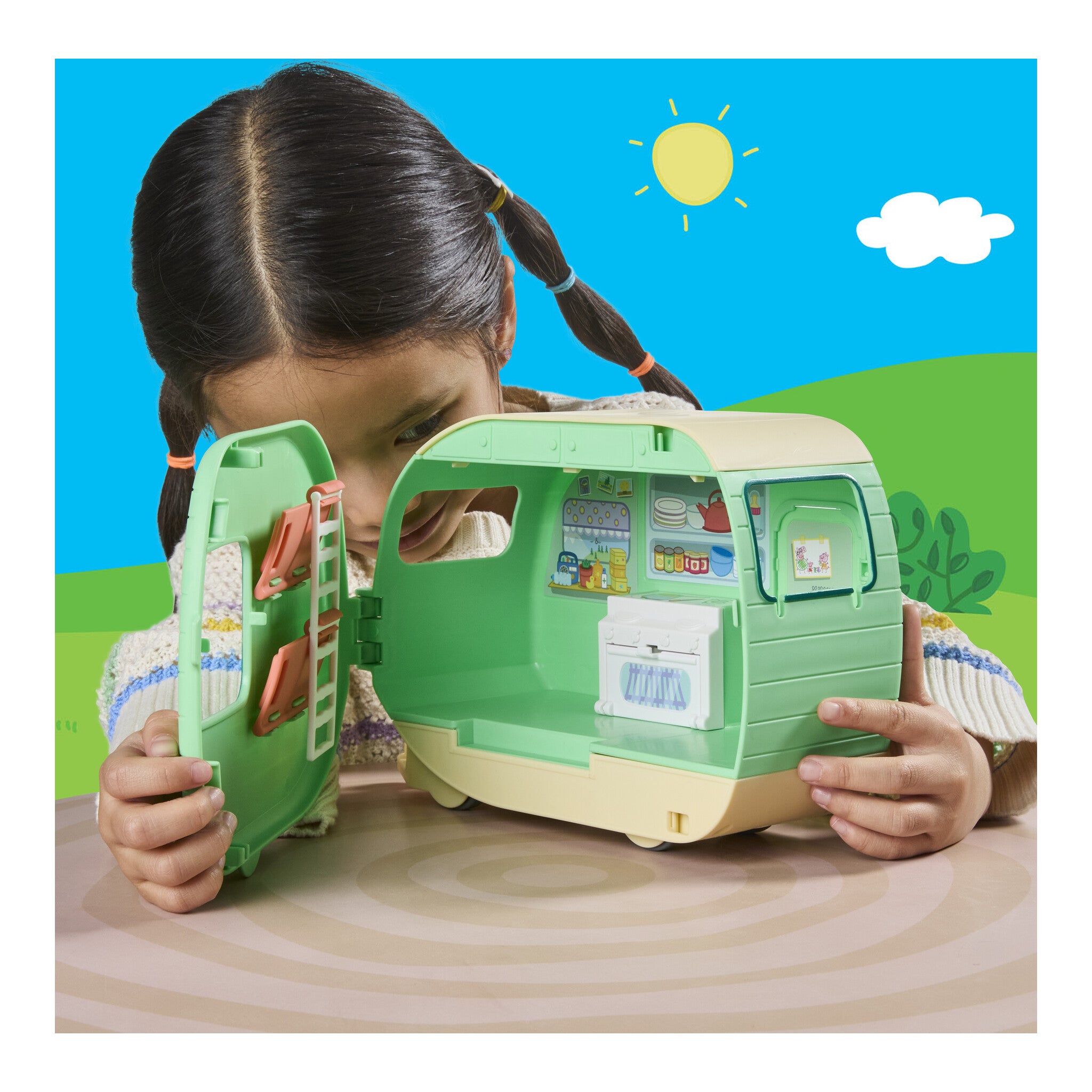 Hasbro Peppa Pig Caravan Playset with 3 Figures and 6 Accessories