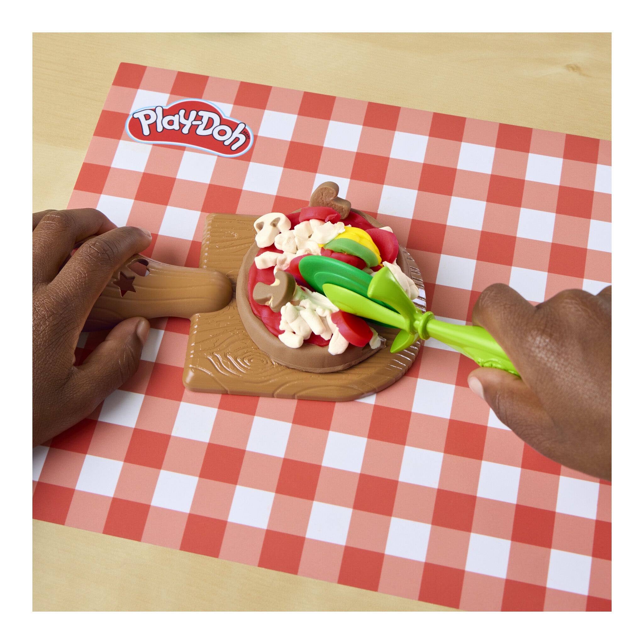 Play-Doh Stamp 'n Spin Pizza Playset with 5 Colours