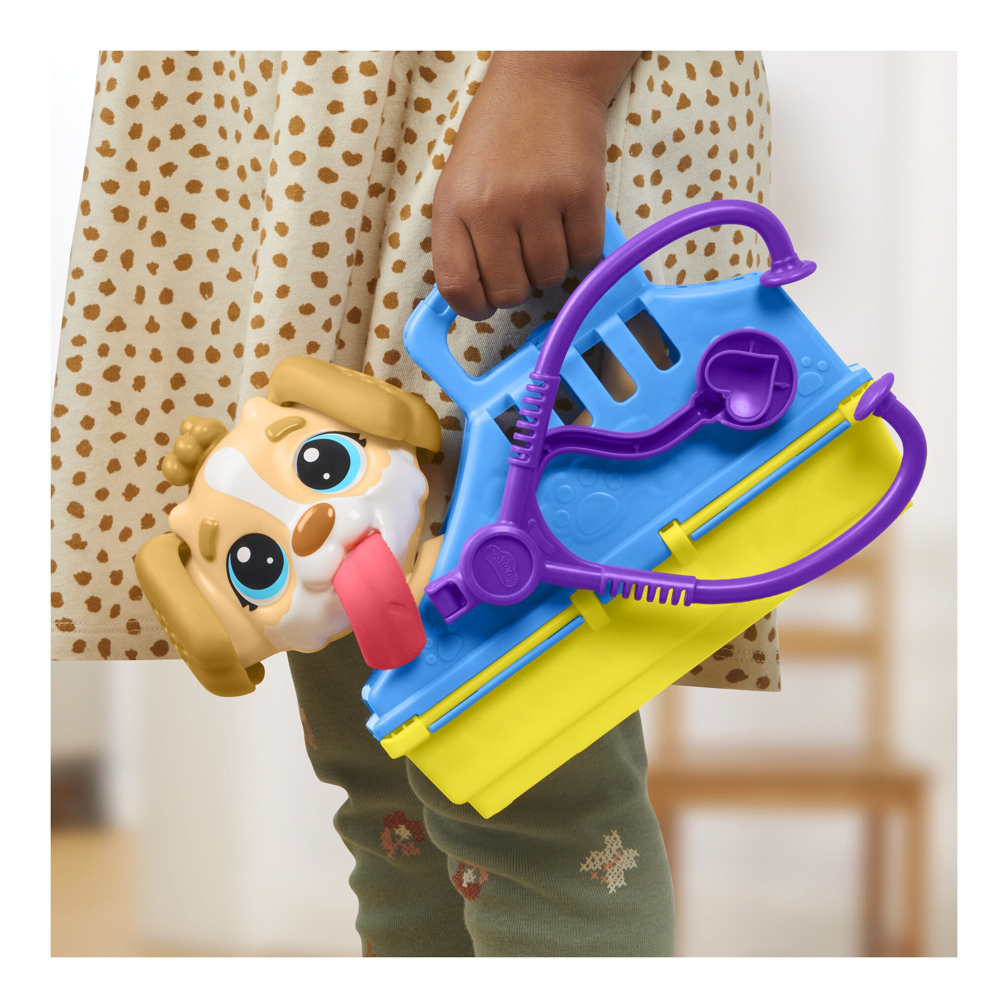 Play-Doh Care 'n Carry Vet Playset with Toy Dog