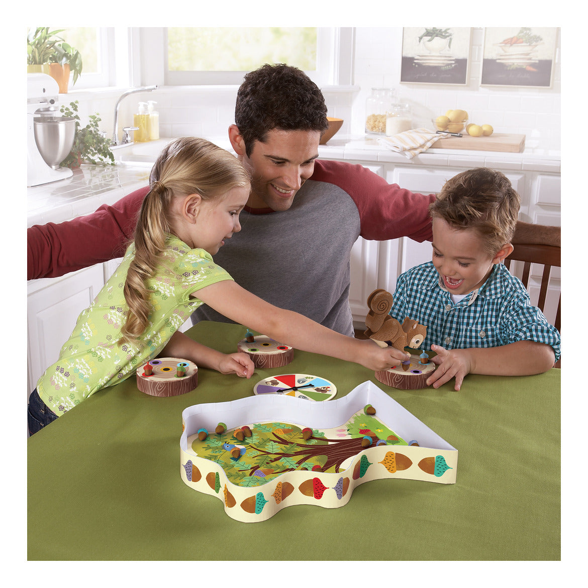 Learning Resources - The Sneaky Snacky Squirrel Game Fun