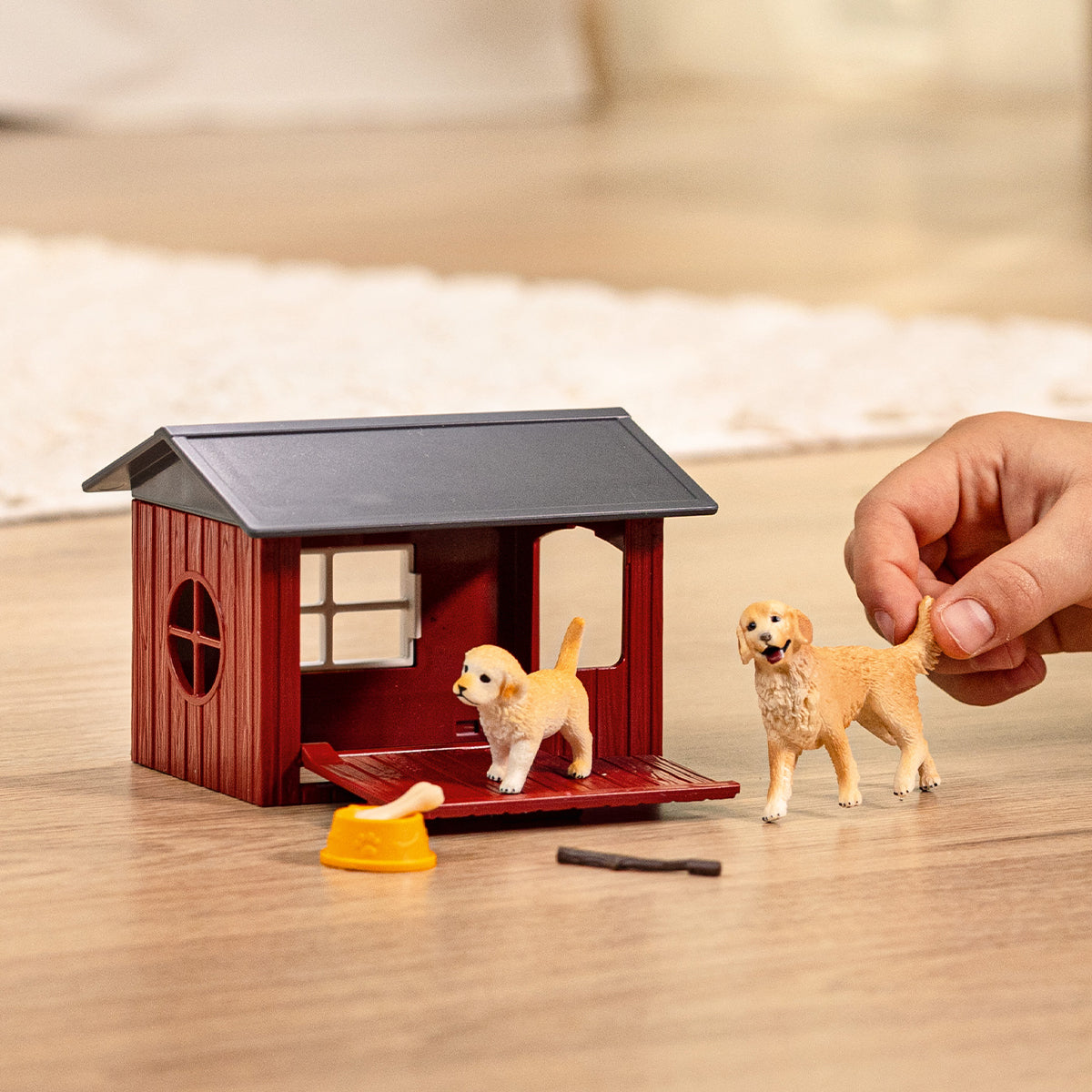 Schleich Farm World Dog Kennel with Golden Retrievers