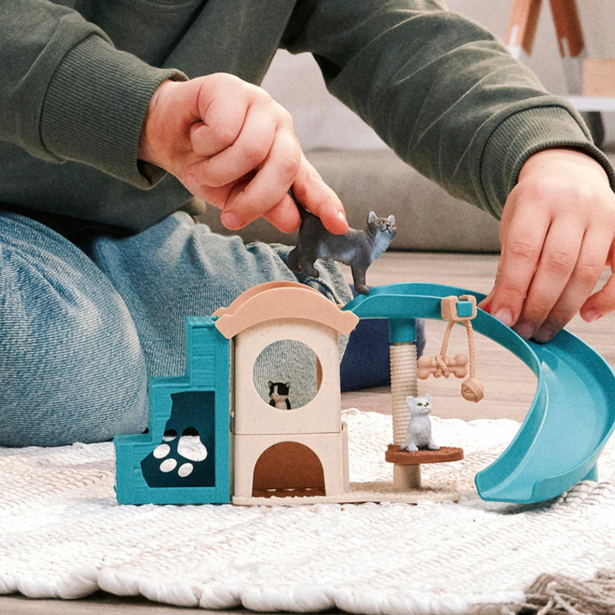 Schleich Farm World Playfun for Cats Playset