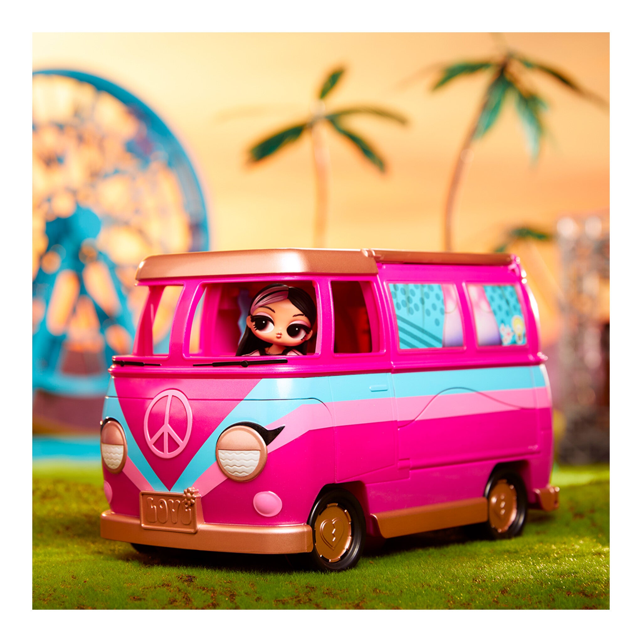 L.O.L. Surprise! Music Festival Tour Bus 5-in-1 Playset