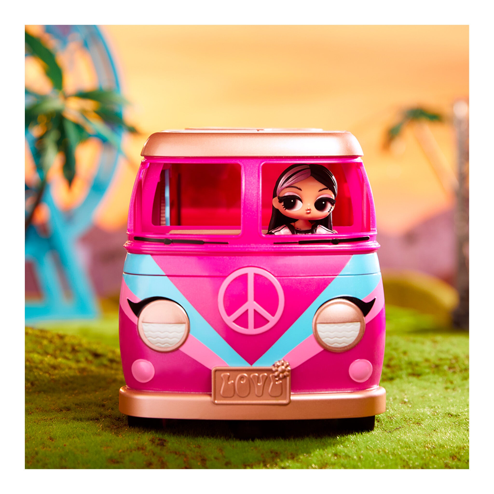 L.O.L. Surprise! Music Festival Tour Bus 5-in-1 Playset