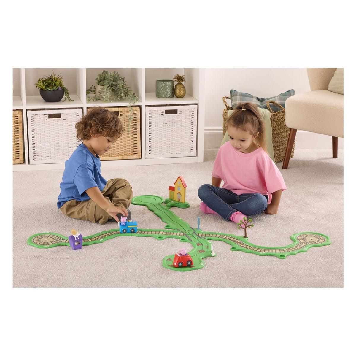 Peppa Pig Whizz Around Runabout Town Motorised Track Set