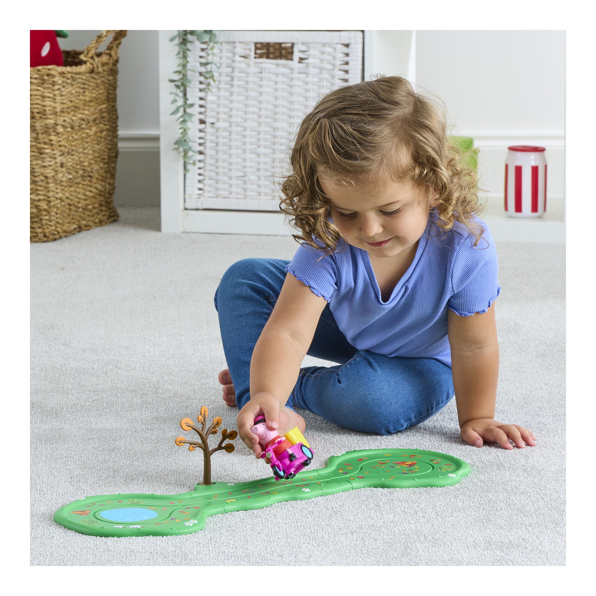 Peppa Pig Whizz Around Pedal Along Peppa Set