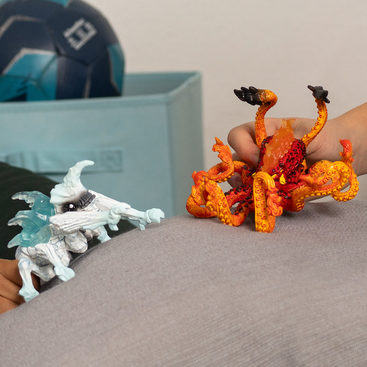 Schleich Eldrador Creatures Ice Bug vs. Fire Kraken Figure Set