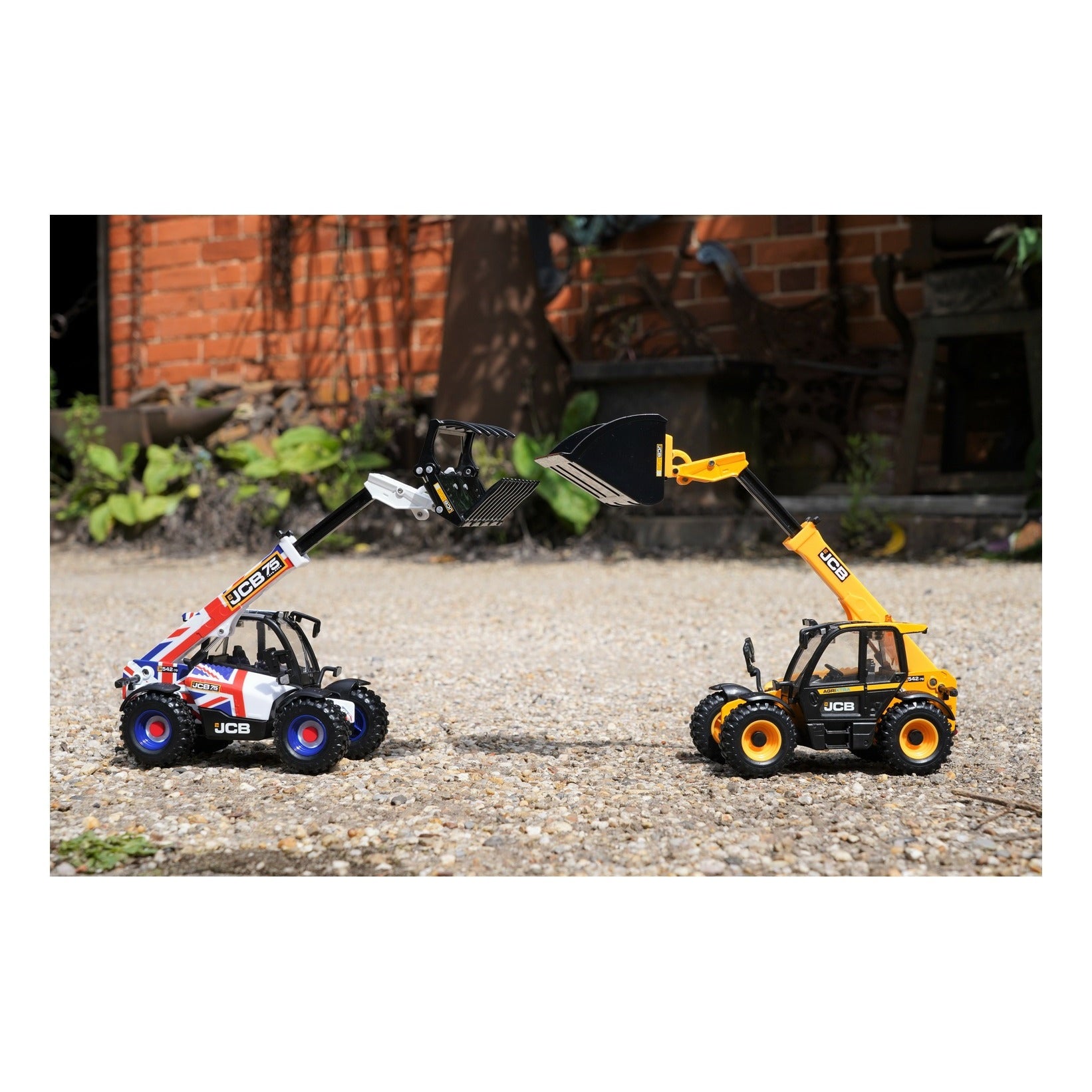Britains JCB 542-70 AgriXtra Loadall 1:32 Farm Toy
