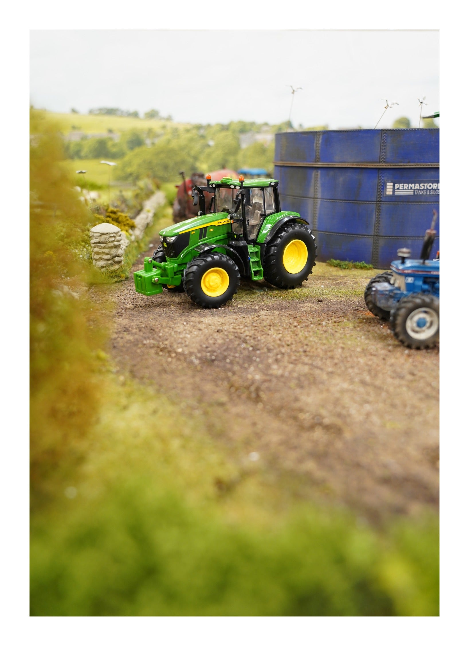 Britains John Deere 6M 240 Tractor 1:32 Scale