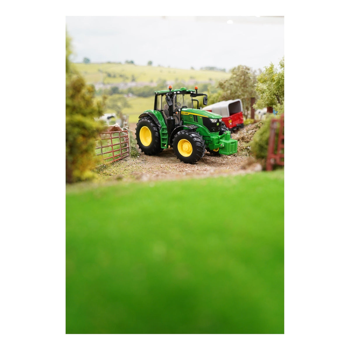 Britains John Deere 6M 240 Tractor 1:32 Scale