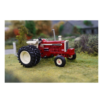 Britains Case IH Farmall 1206 Tractor 1:32 Scale