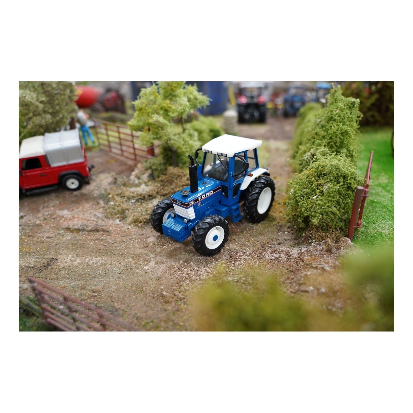 Britains Ford 8210 4WD Tractor with Super Q Cab 1:32 Scale