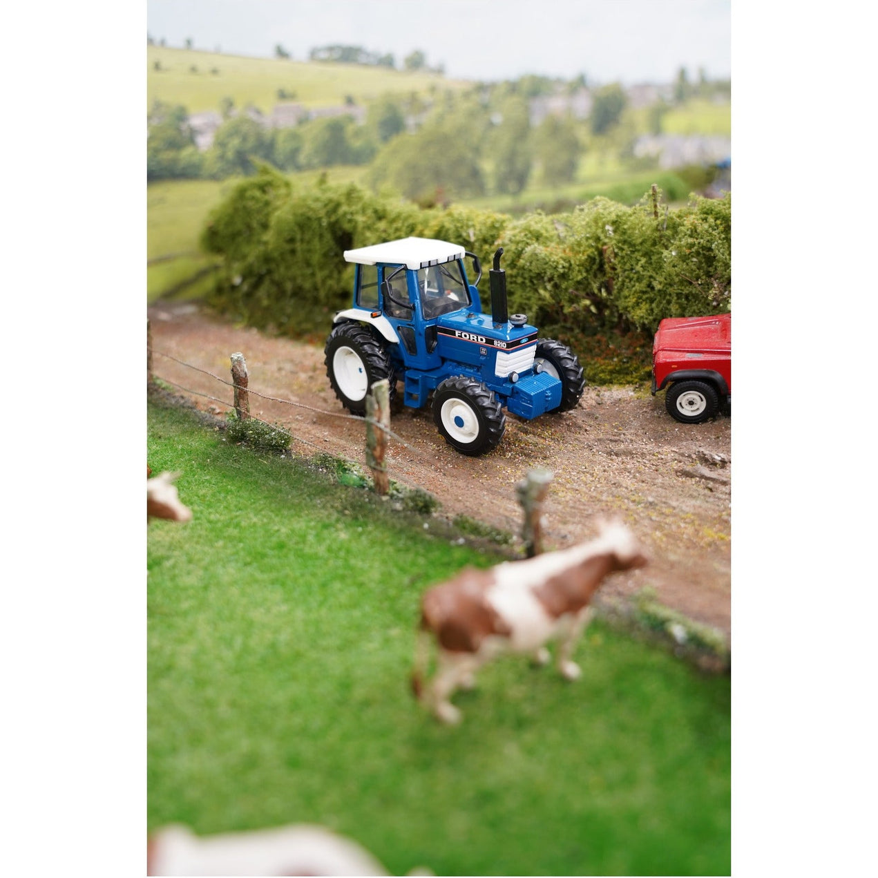 Britains Ford 8210 4WD Tractor with Super Q Cab 1:32 Scale