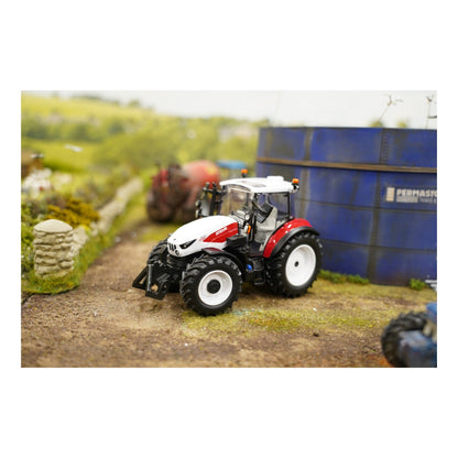Britains Steyr Plus 4120 Tractor 1:32 Scale