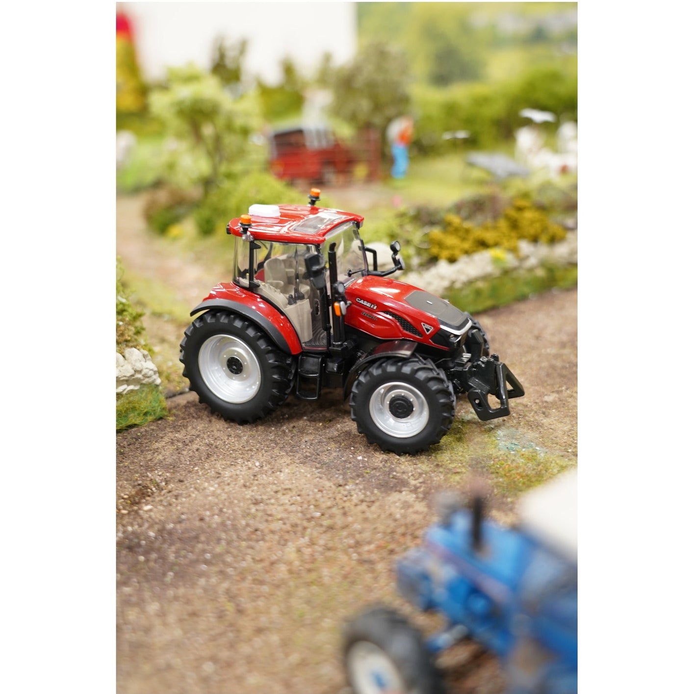 Britains Case IH Farmall 120C 1:32 Scale Model Tractor