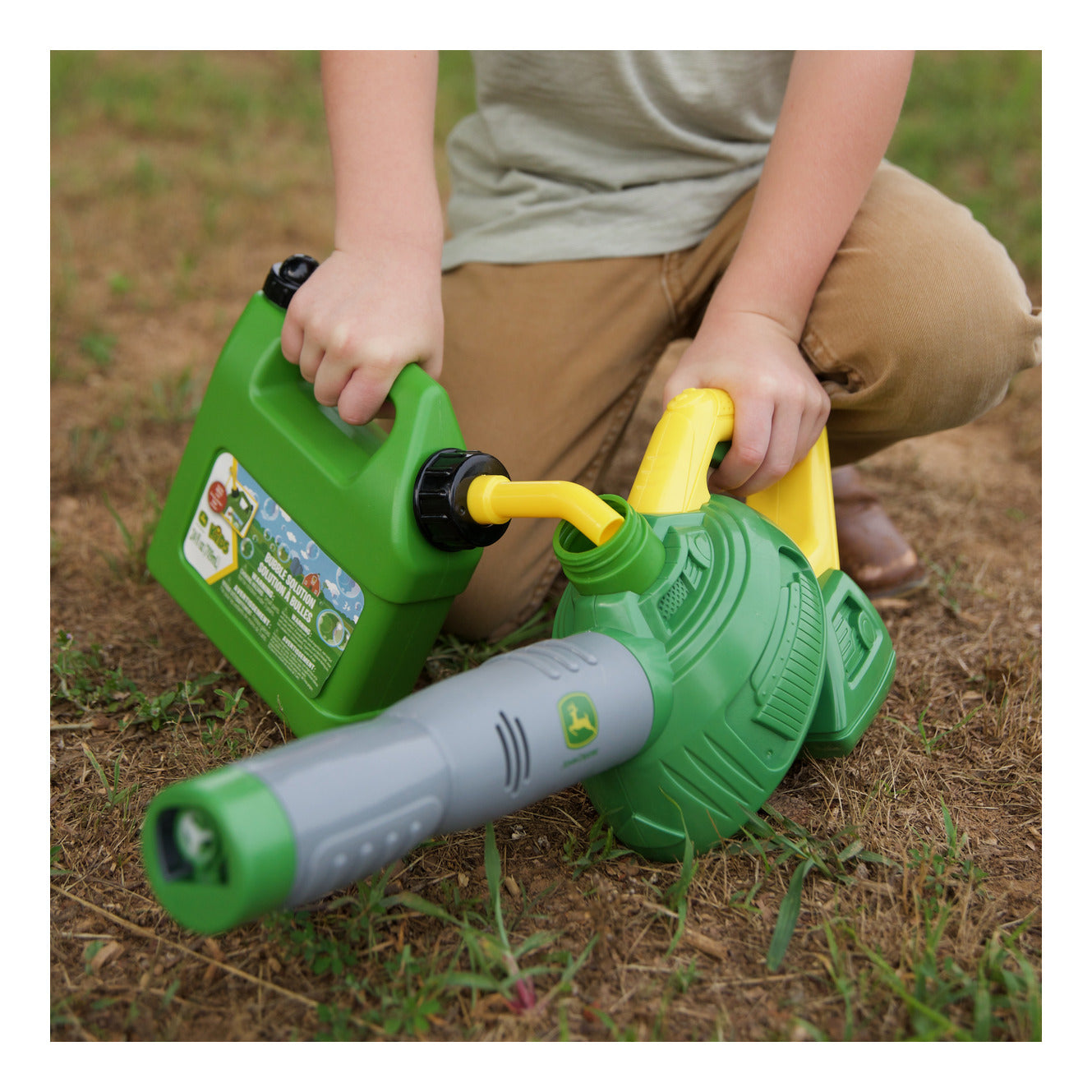 John Deere Bubble Leaf Blower with Bubble Refill Gas Can