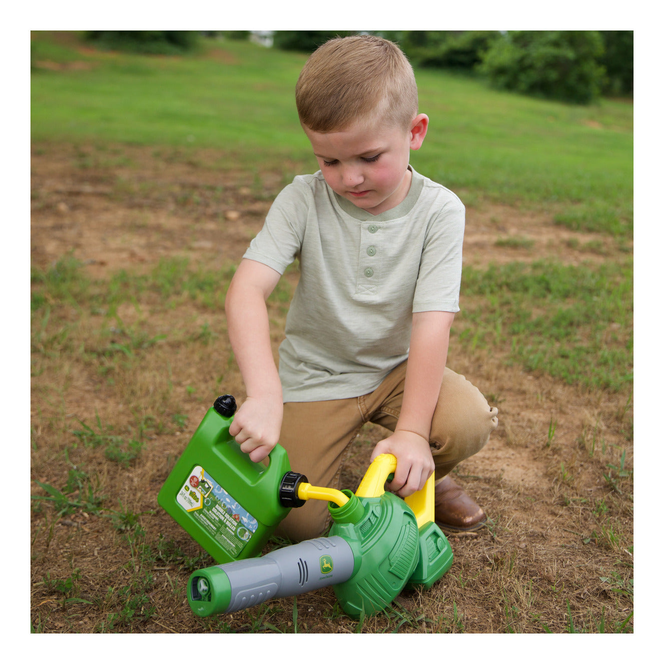 John Deere Bubble Leaf Blower with Bubble Refill Gas Can