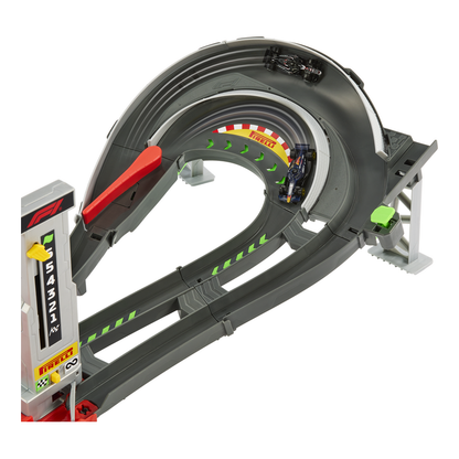 Hot Wheels Racing Formula 1 Grand Prix Circuit Track Set with 3 Cars