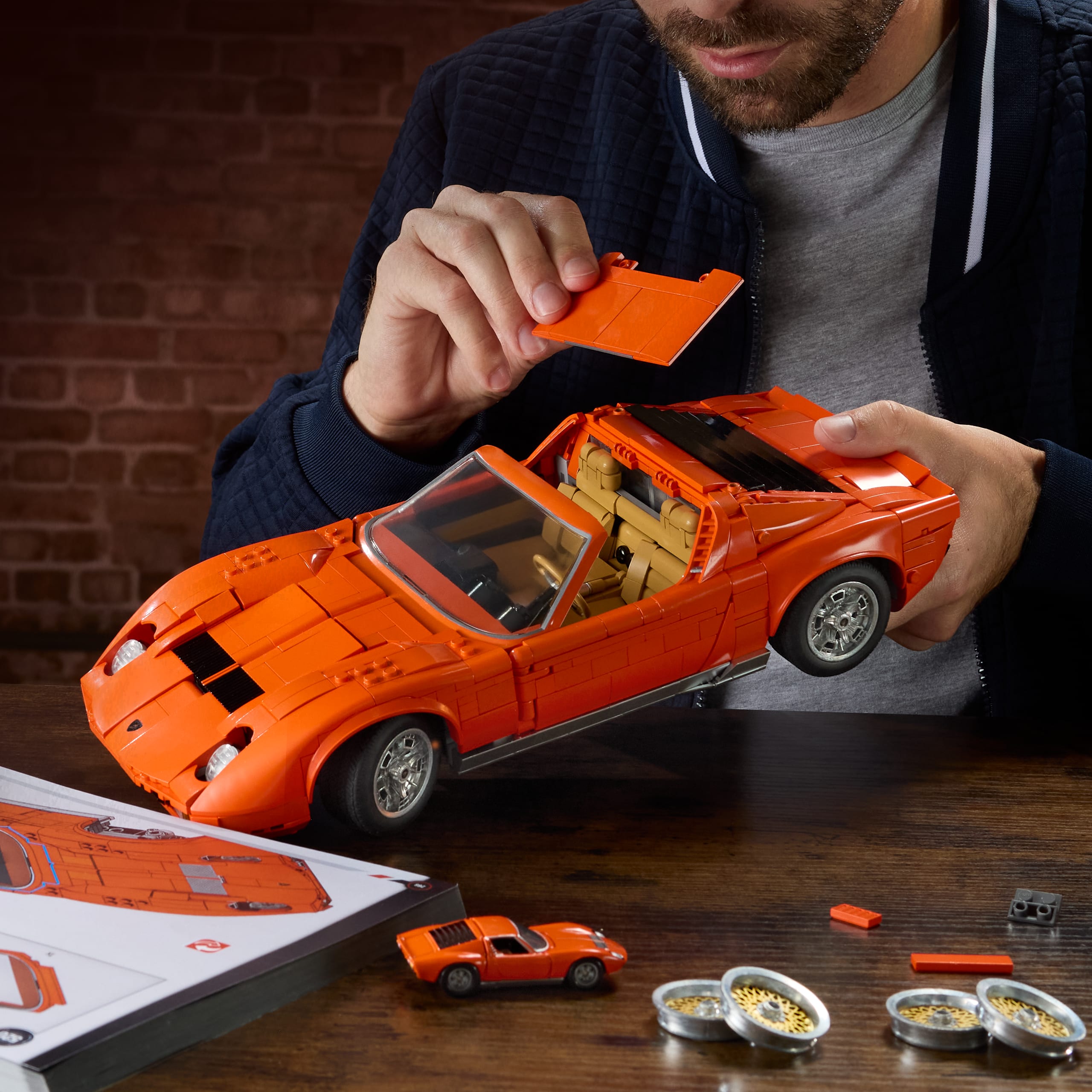 Mattel Brick Shop Hot Wheels Lamborghini Miura P400 SV Building Set