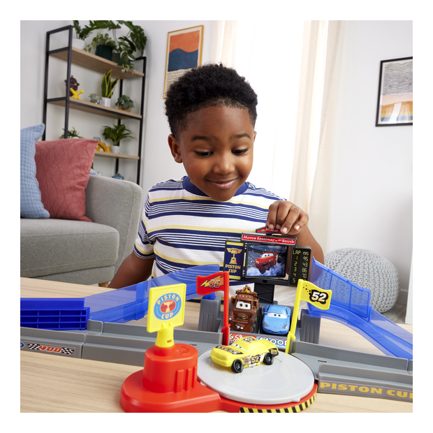 Mattel Disney Pixar Cars Piston Cup Stunting Speedway Playset