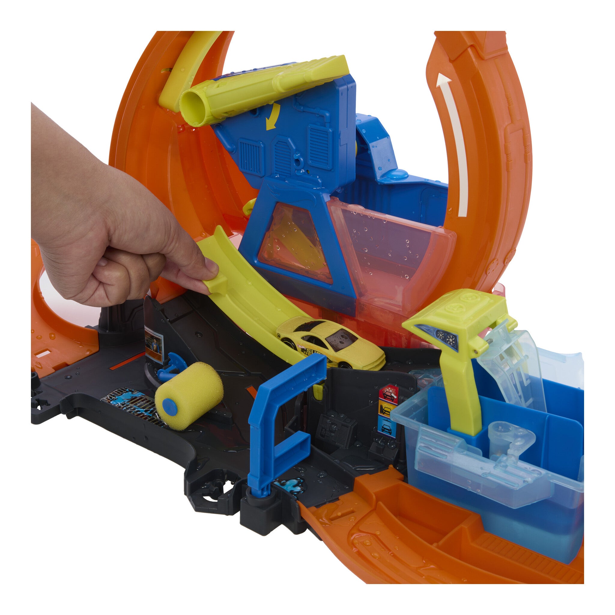 Hot Wheels City Mega Loop Car Wash Playset with Colour Shifters Car