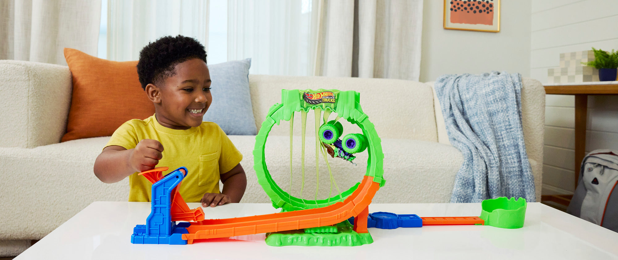 Hot Wheels Monster Trucks Mutant Chaos Chaos Loop Challenge Playset