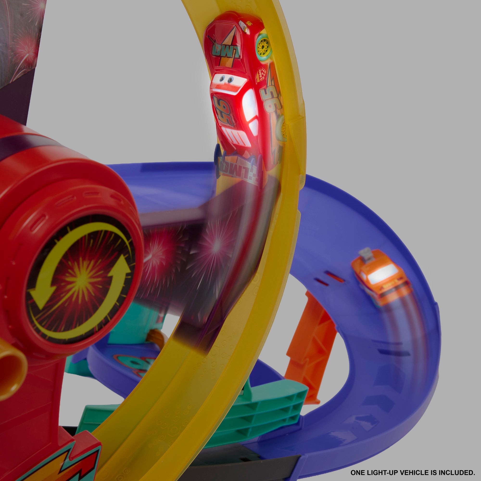 Mattel Disney and Pixar Cars Light-Up Lightning McQueen Celebration Raceway Playset