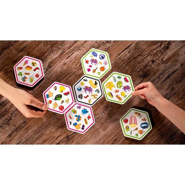 Dobble Connect Reflex Card Game