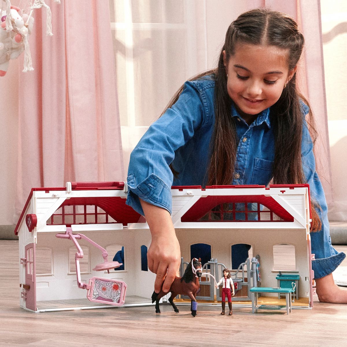 Schleich Horse Club Happy Horse Hospital Playset 42787