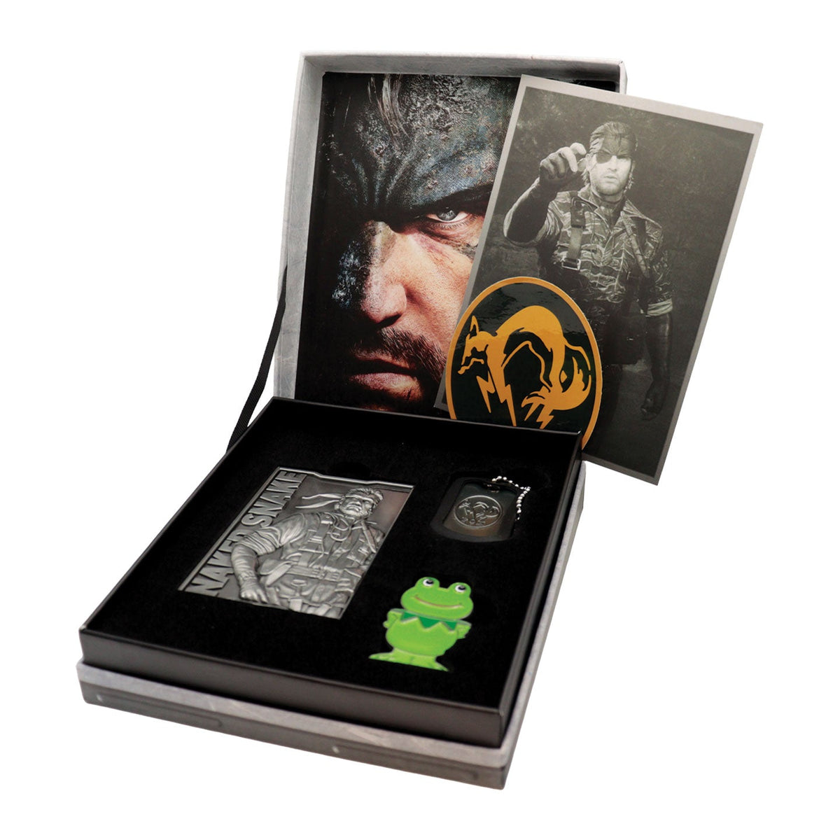 Fanattik Metal Gear Solid Delta: Snake Eater Limited Edition Collector's Set