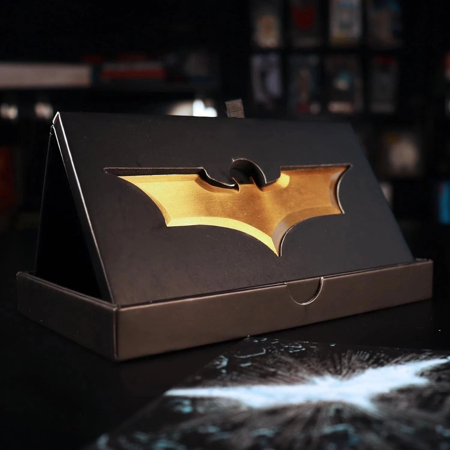 The Dark Knight Replica Batman Batarang Limited Edition 5060948290647