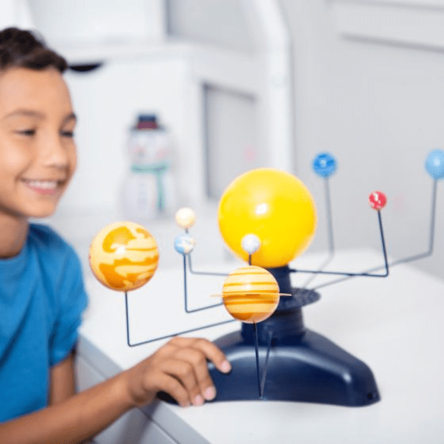 Learning Resources - GeoSafari Motorised Display Solar System 086002000095