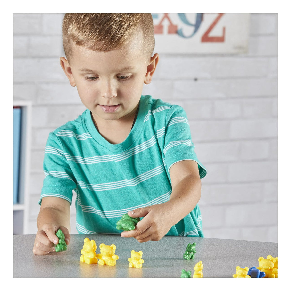 Learning Resources - Three Bear Family Counters Set of 96 765023006100