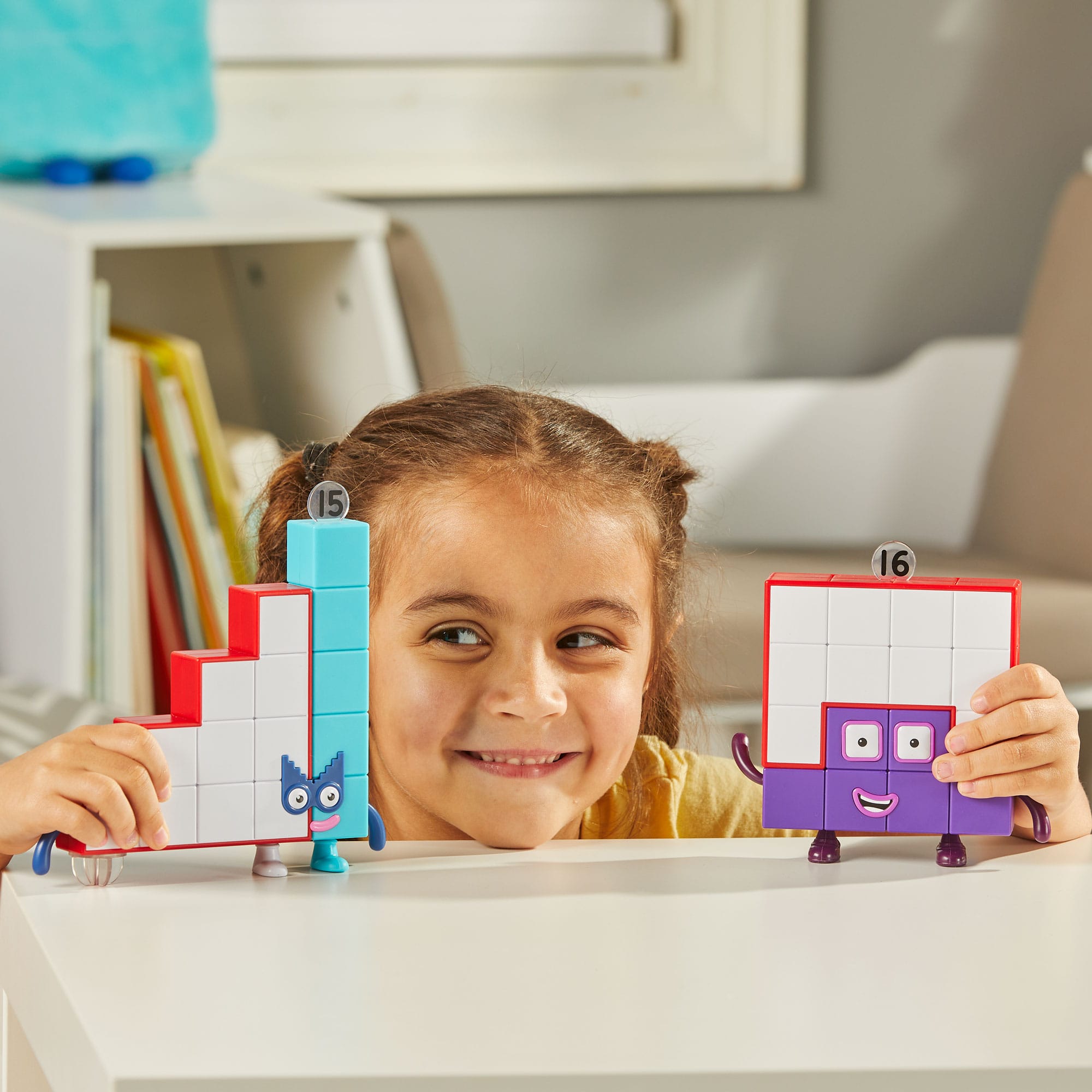 Numberblocks Friends Fifteen and Sixteen Figures 5055506416140