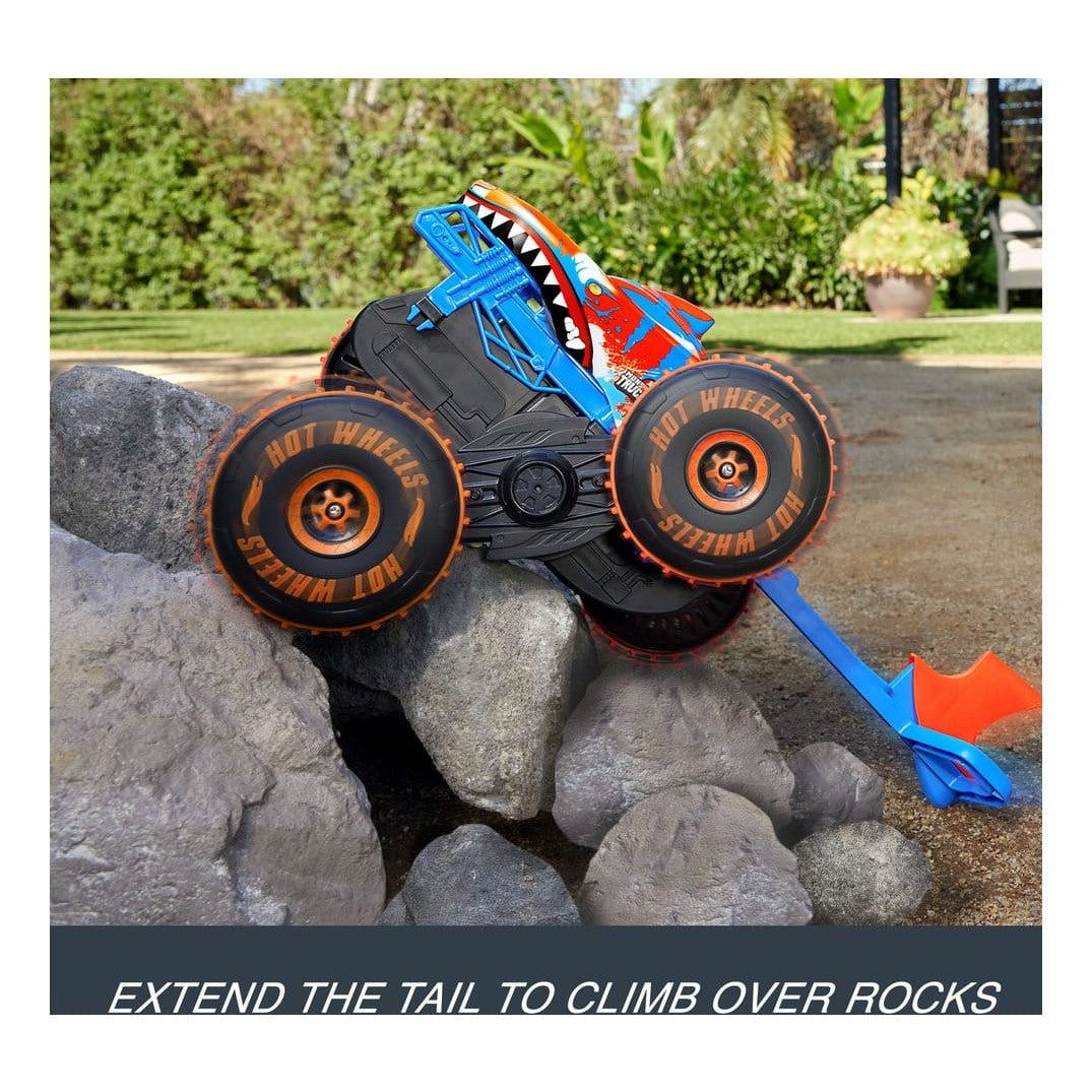 * Hot Wheels Monster Trucks 1:15 Tiger Shark RC