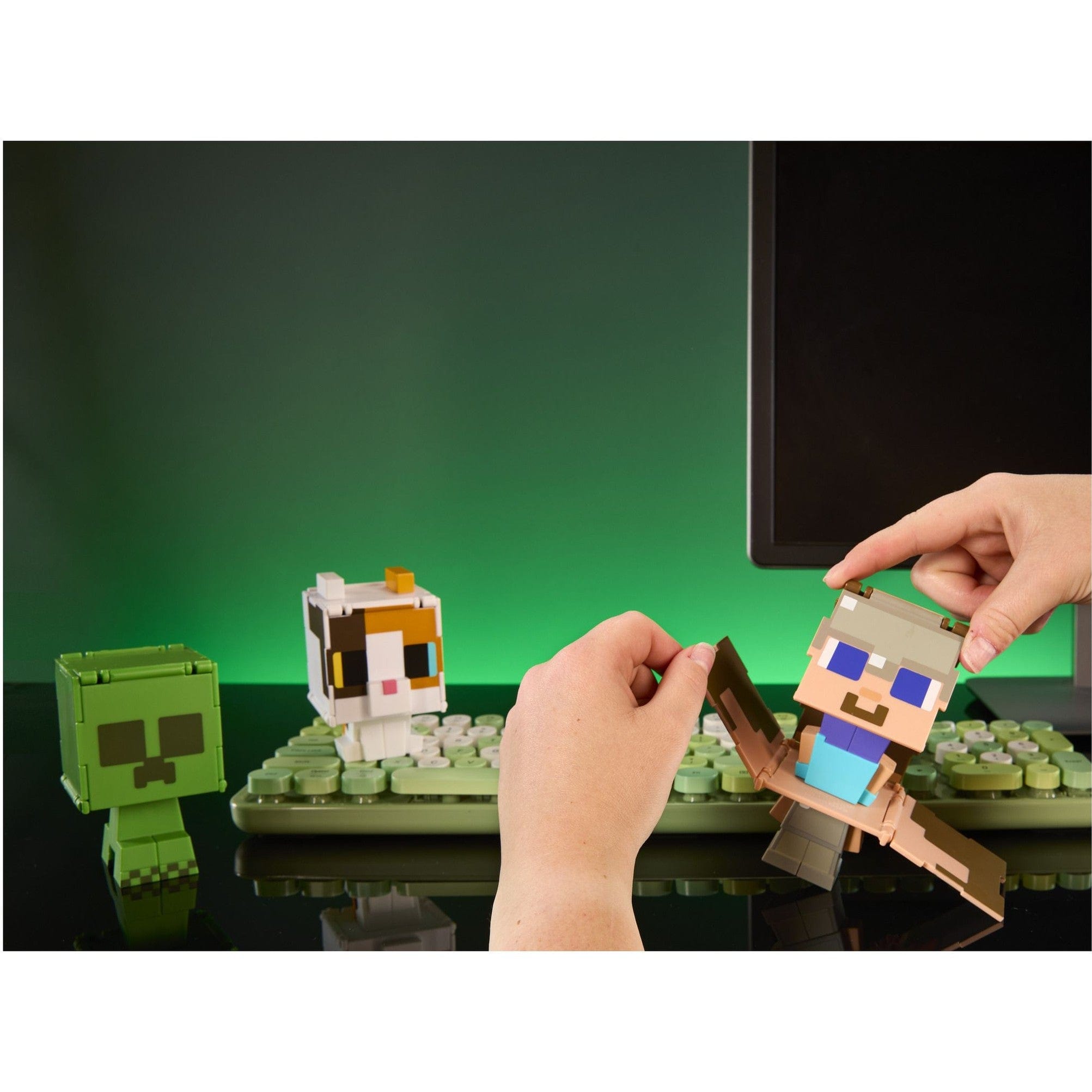 Minecraft Flippin Figures Asst 0194735193295