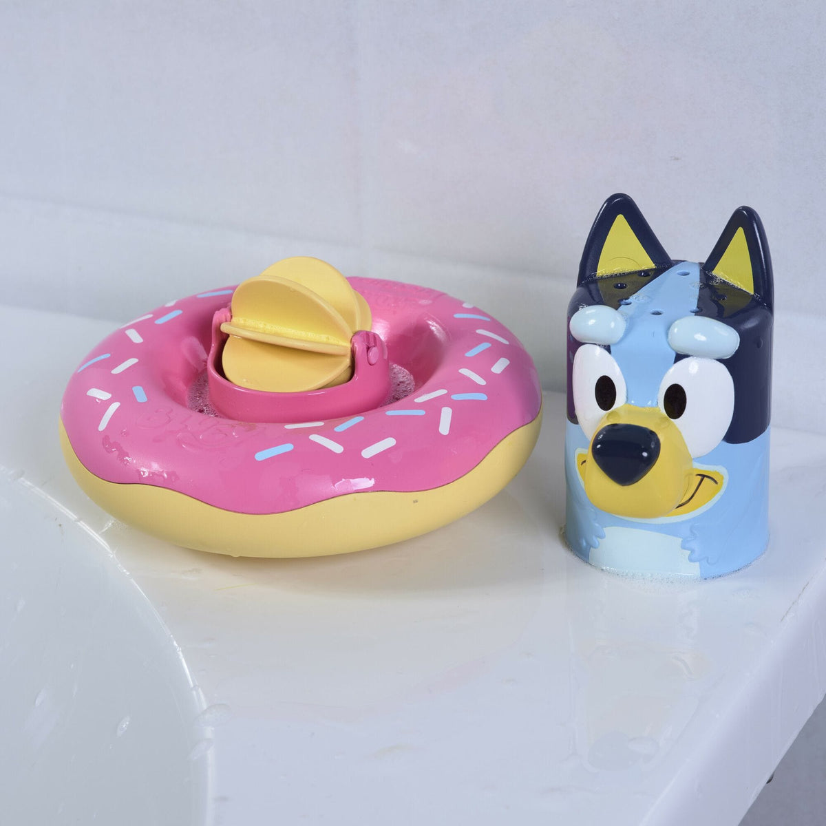 Splash & Float Bluey 5011666736351