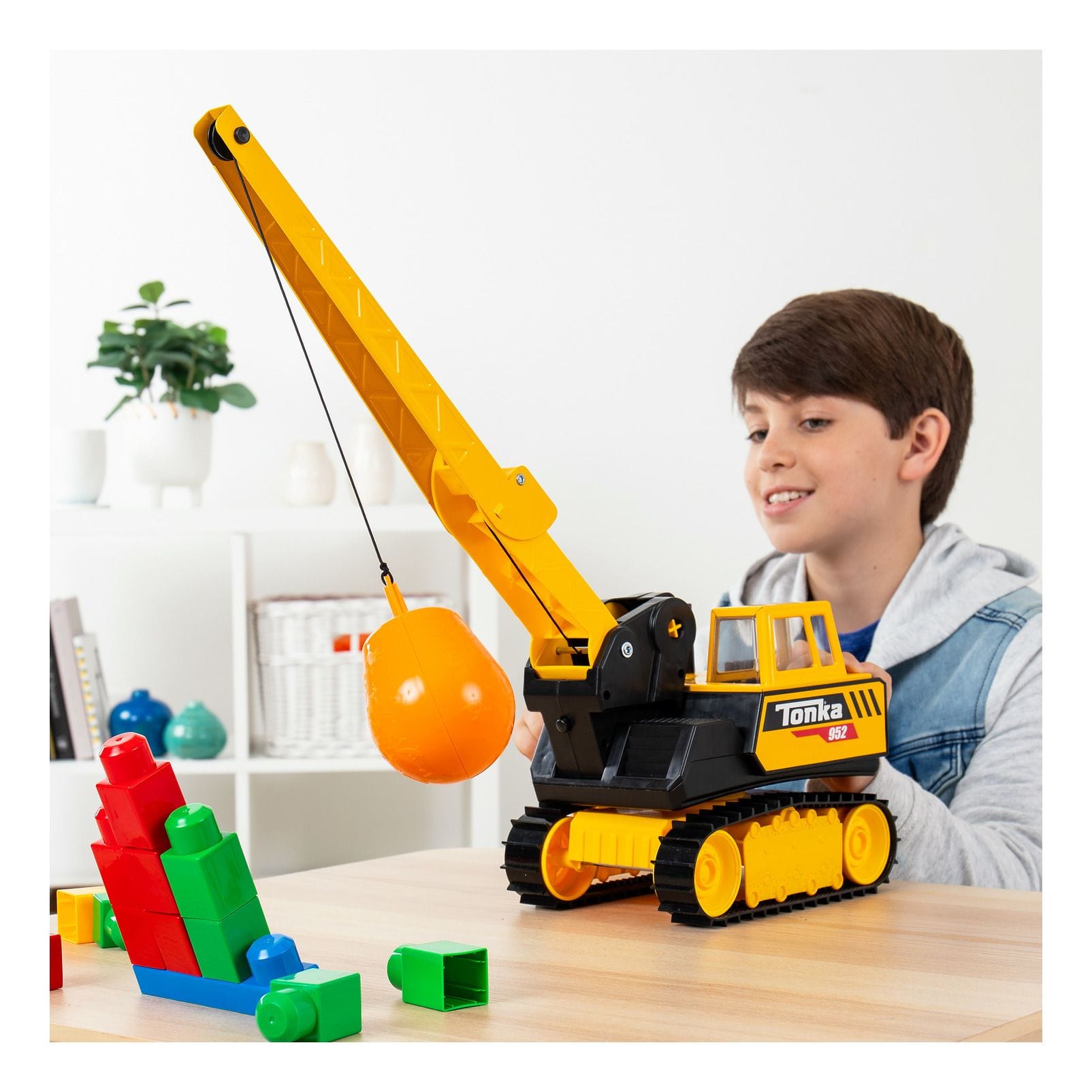 * Tonka - Steel Classics Wrecking Ball 885561062700
