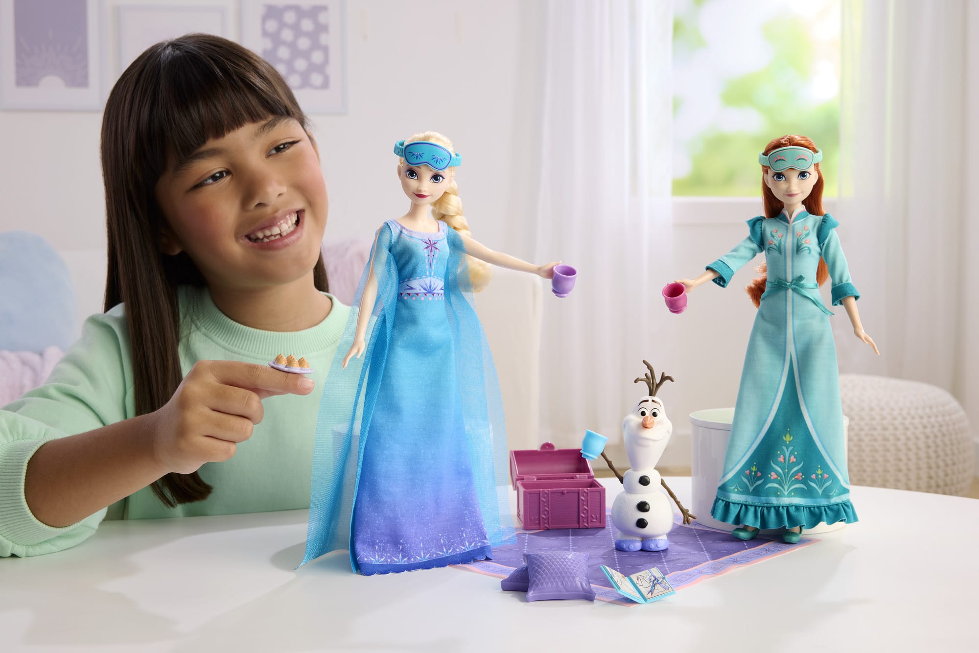 Mattel Disney Frozen Anna & Elsa Slumber Sister Doll Set with Olaf 194735379613