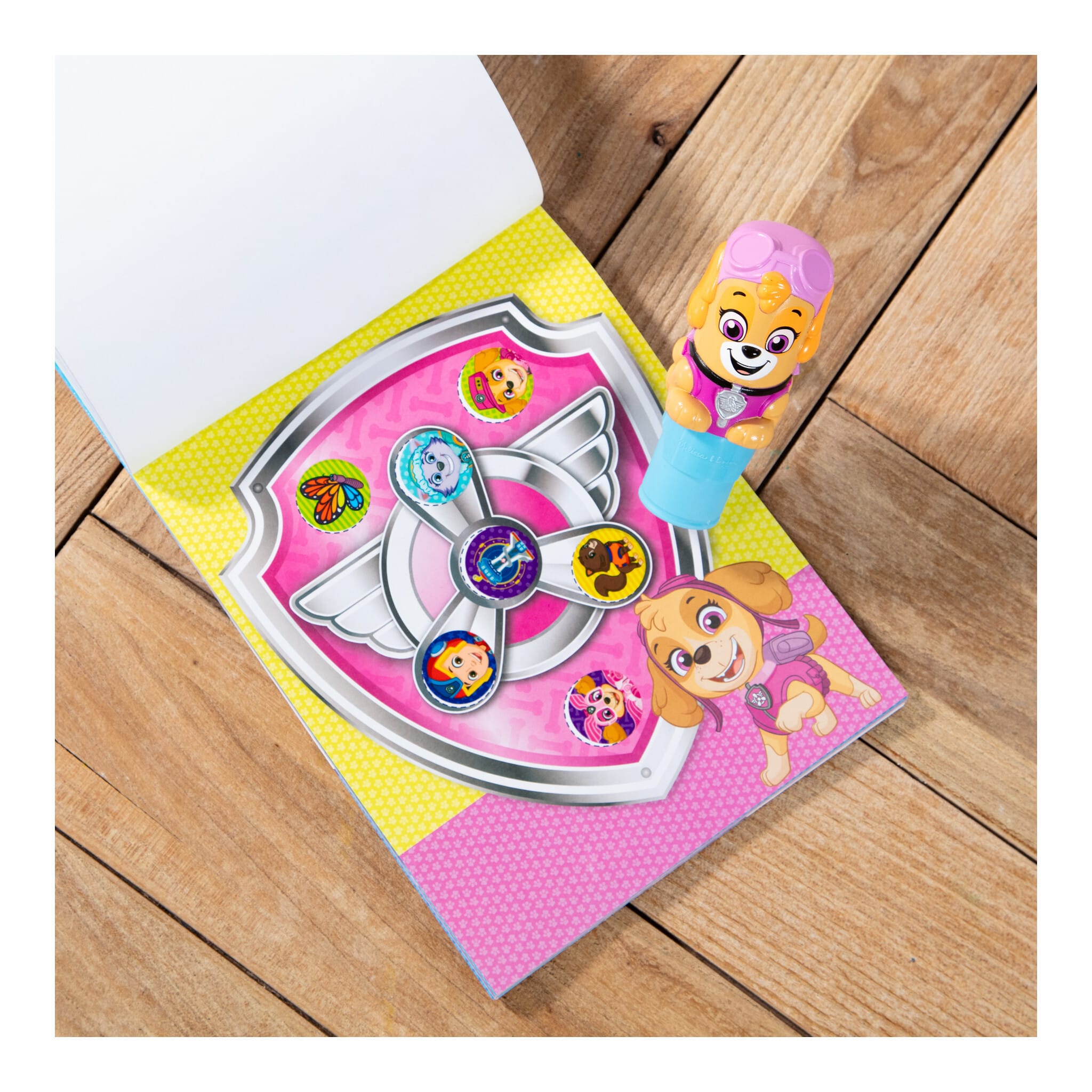Melissa & Doug Sticker WOW! PAW Patrol Skye Sticker Stamper & Activity Pad 681147137615