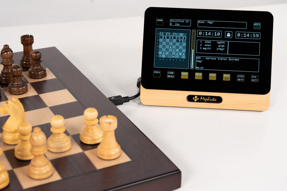 Mephisto Phoenix Chess Computer with 40 cm Chessboard