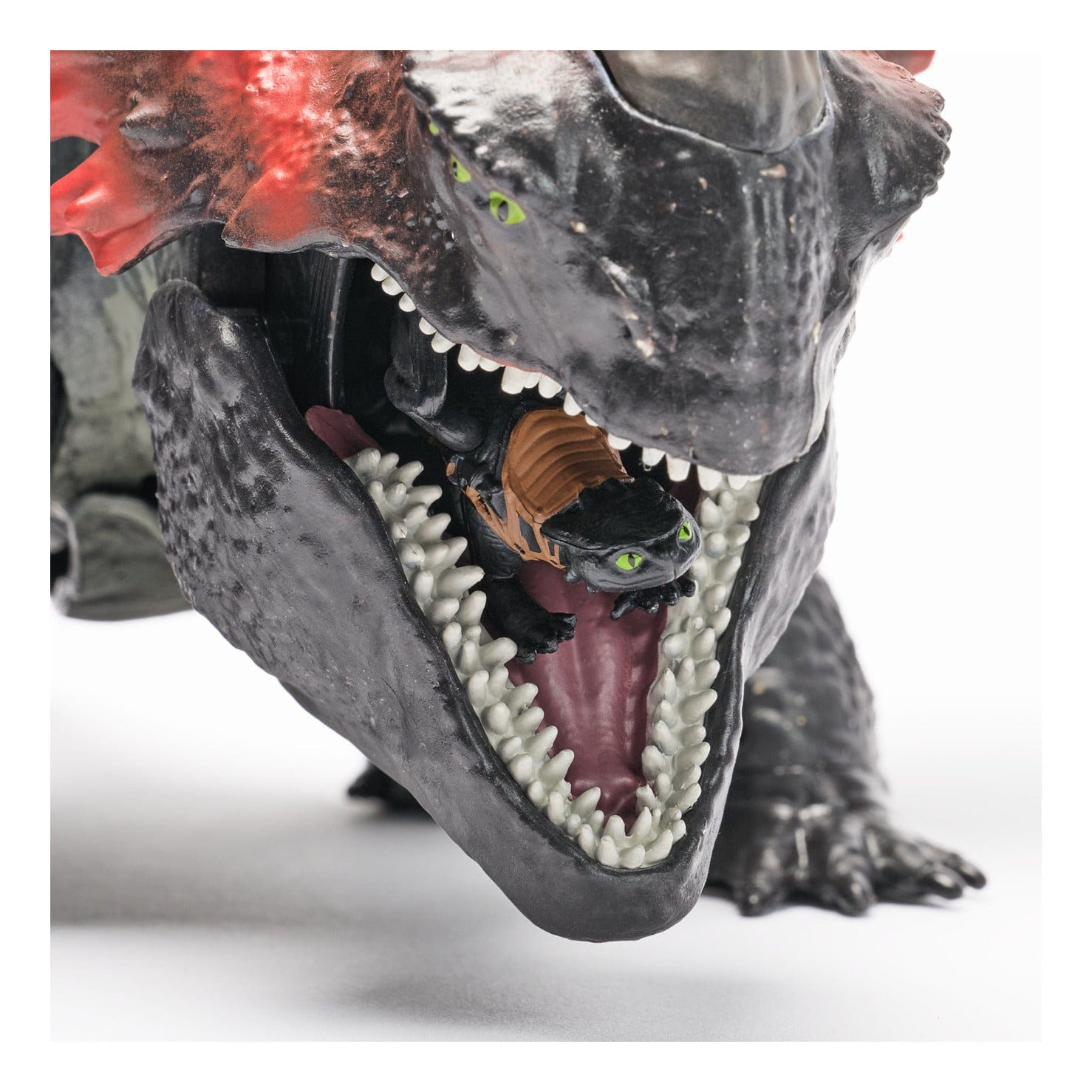 DreamWorks Dragons Red Chompin Death Rampage Figure
