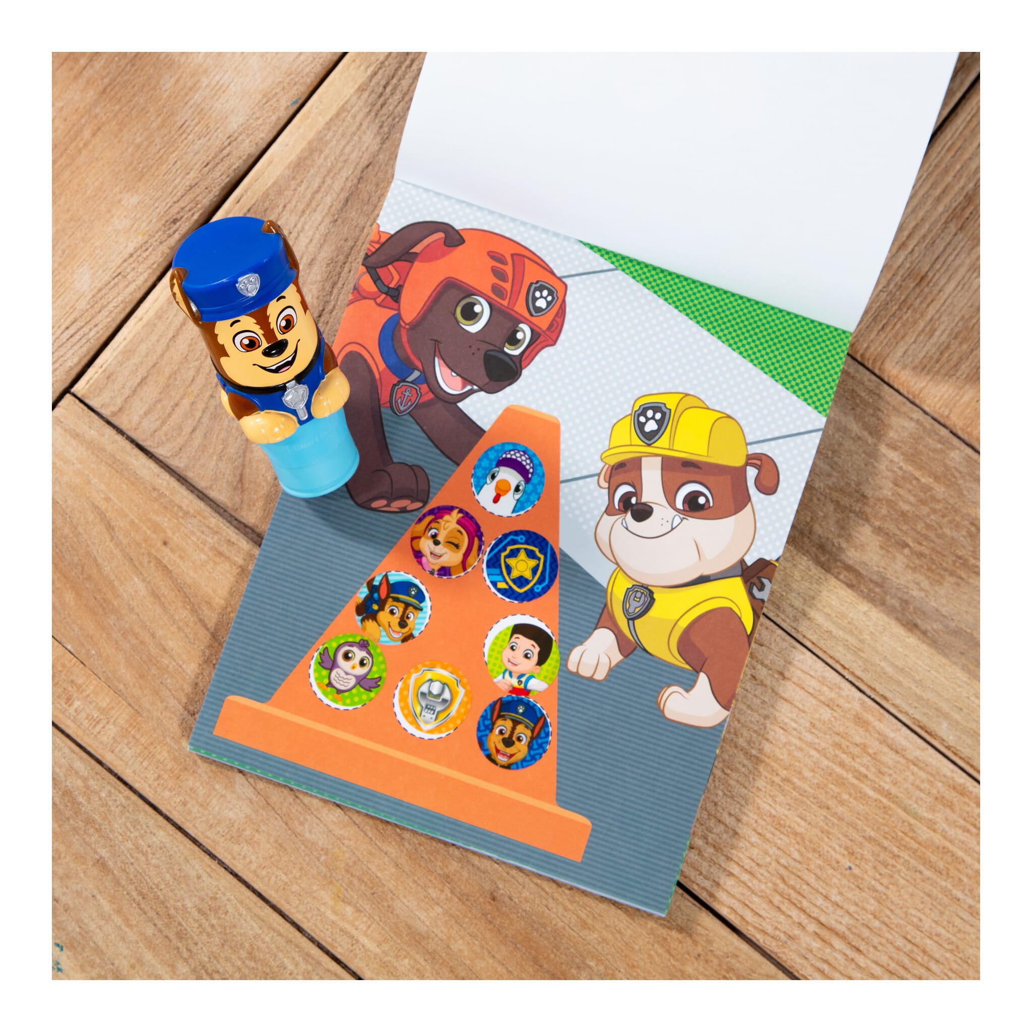 Melissa & Doug Sticker WOW! PAW Patrol Chase Activity Set 681147137608
